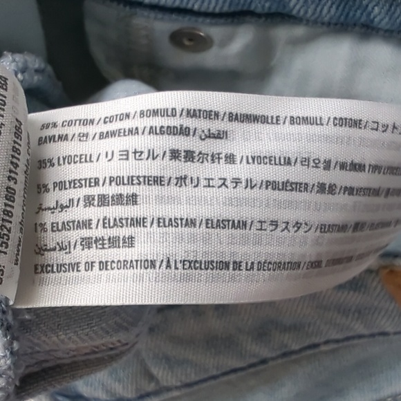 Abercrombie & Fitch Lighter Wash Distressed High Rise Super Skinny Size 2 - Picture 4 of 6